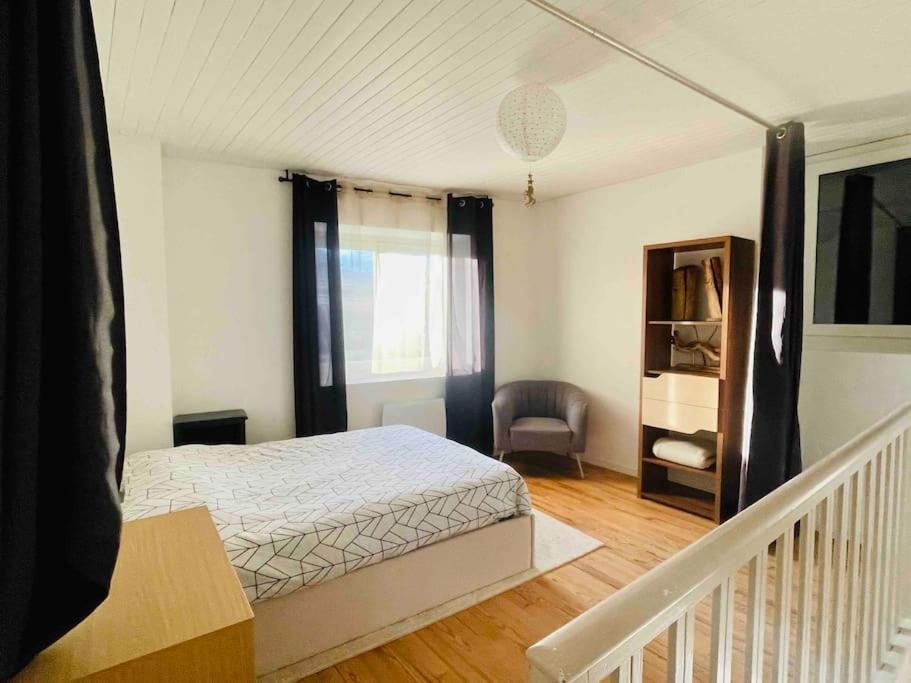 Agreable Maison De Village Avec Balcon Roiffieux Eksteriør billede